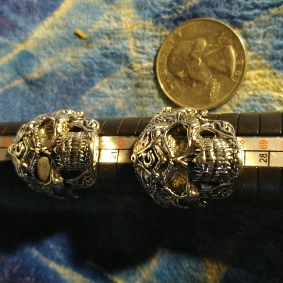 Skull ring   (G) - Picture 1 of 4